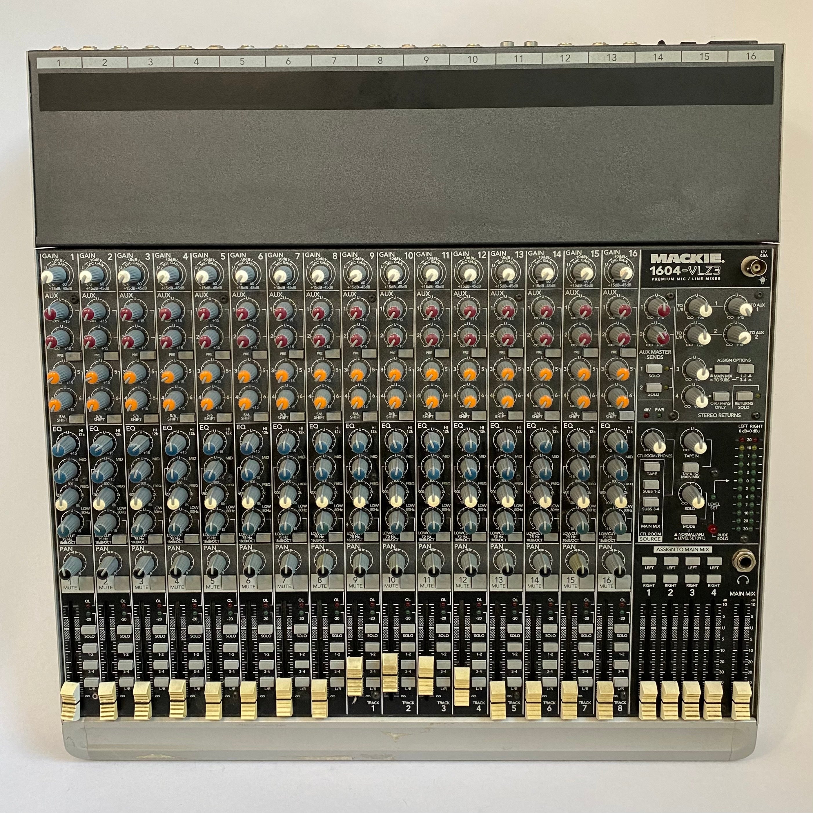 Amazon.com: Mackie 1604-VLZ3 16-Channel Compact Mixer