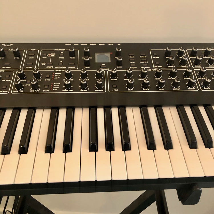 Sequential Prophet Rev2 8-Voice