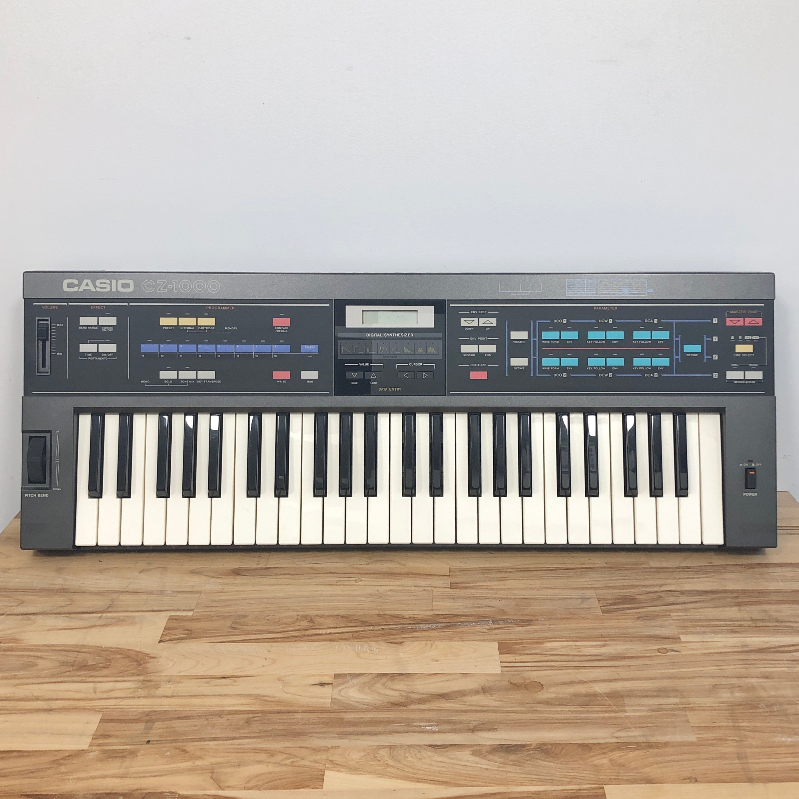 Casio CZ-1000 with Original Hardshell Case