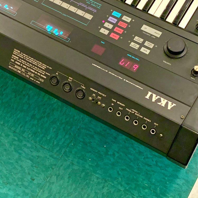 Akai AX80